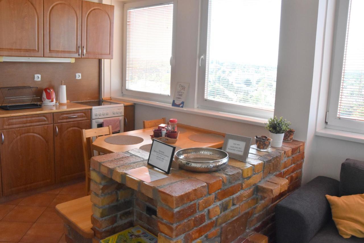 Panorama View Family Apartment เวสเปรม ภายนอก รูปภาพ